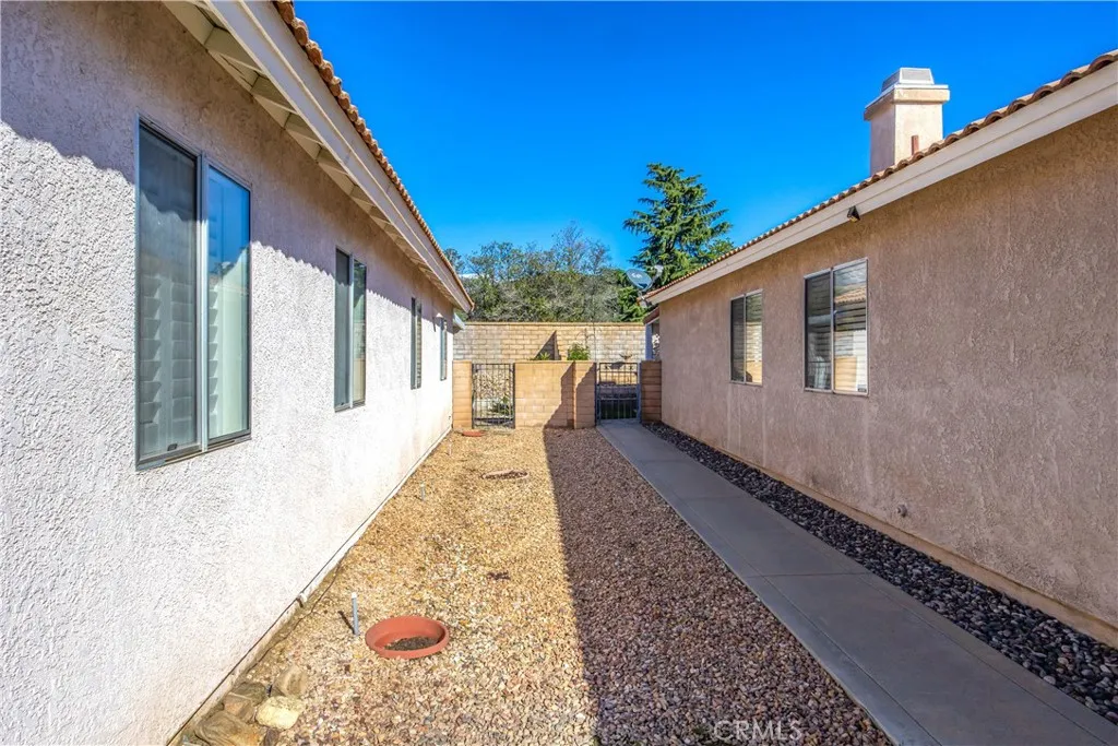 10650 Bel Air Drive, Cherry Valley, California 92223 home-pic-45