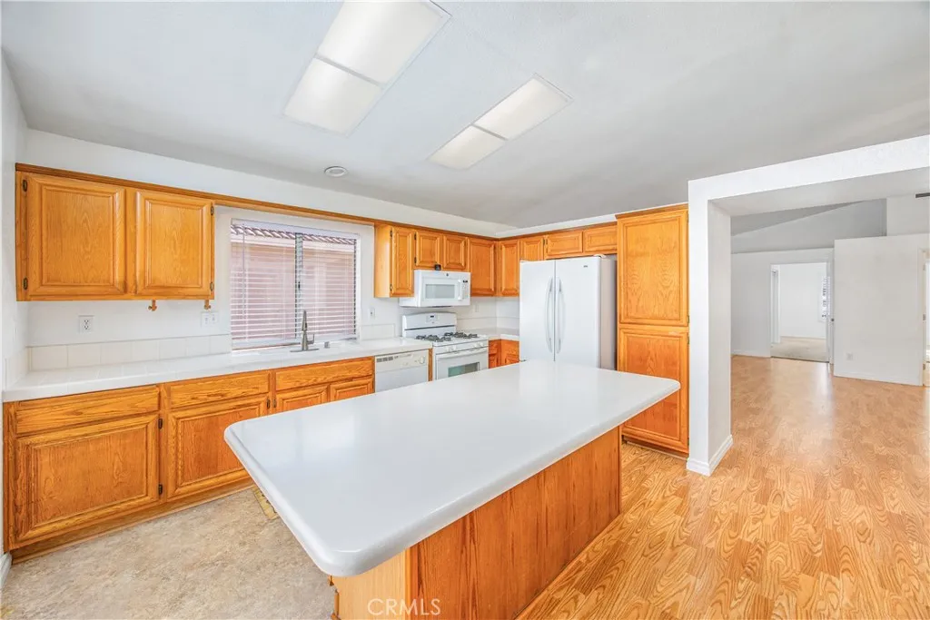 10650 Bel Air Drive, Cherry Valley, California 92223 home-pic-23