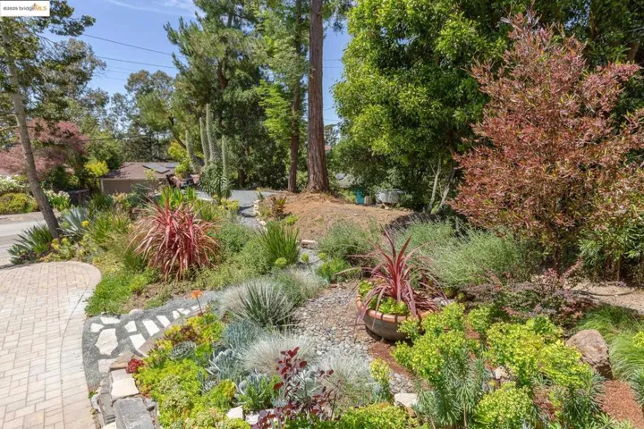 5801 Balboa Dr, Oakland, California 94611