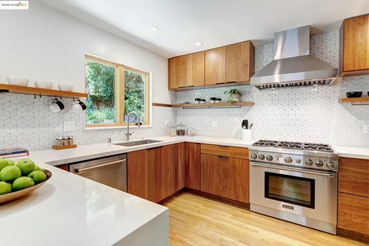 5801 Balboa Dr, Oakland, California 94611