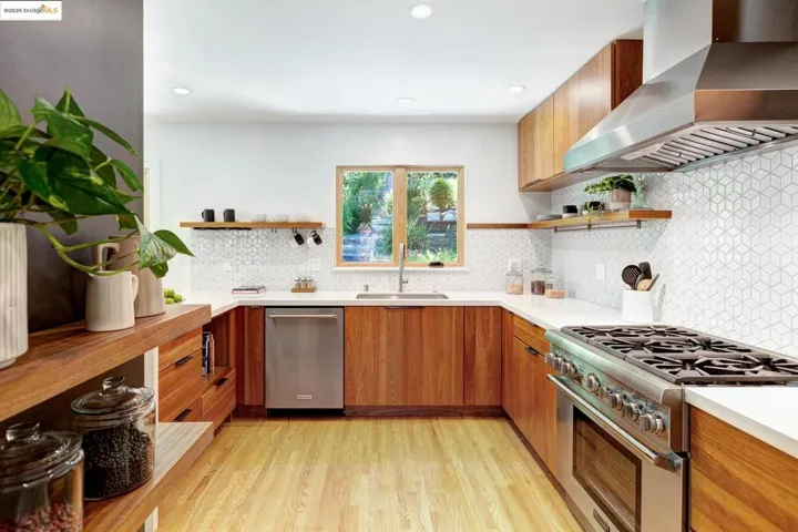 5801 Balboa Dr, Oakland, California 94611