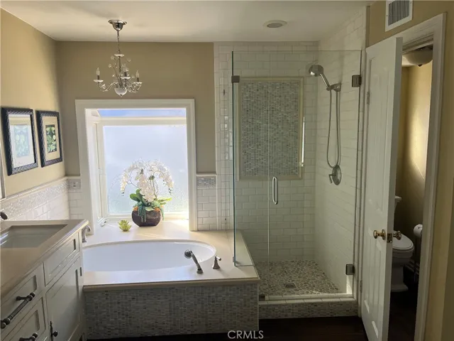 Primary Bedroom Bath/dressing area
