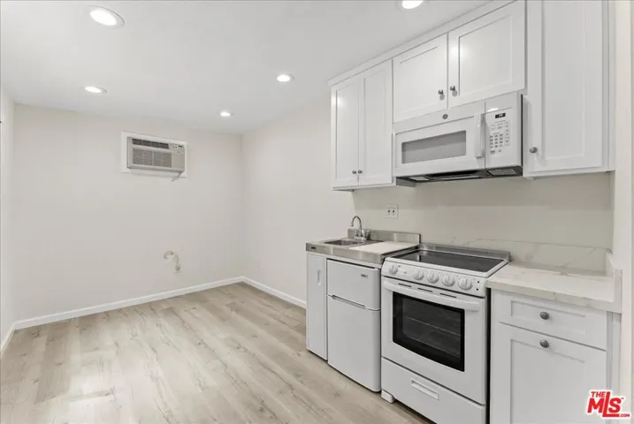 6911 Sunset Ridge Court, West Hills, California 91307