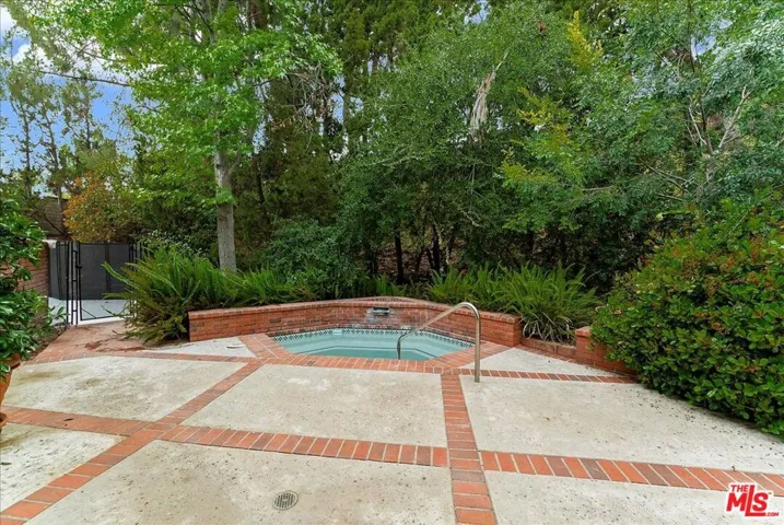 6911 Sunset Ridge Court, West Hills, California 91307