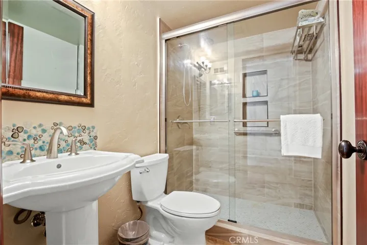 Guest bath down