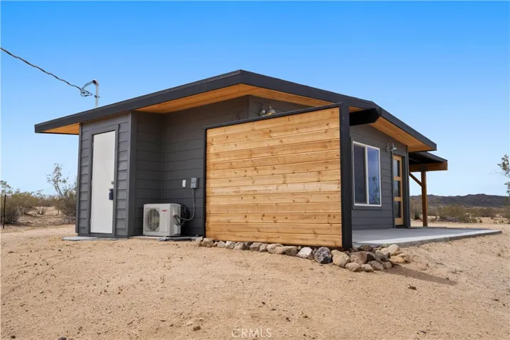 57628 Pine Street, Landers, California 92285