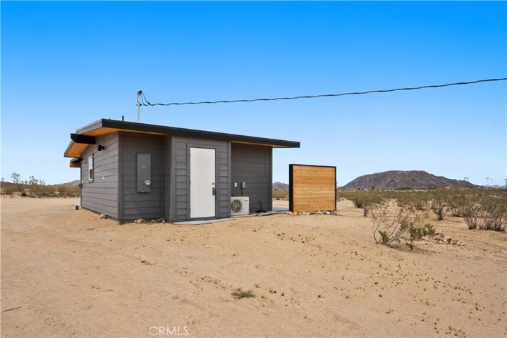 57628 Pine Street, Landers, California 92285
