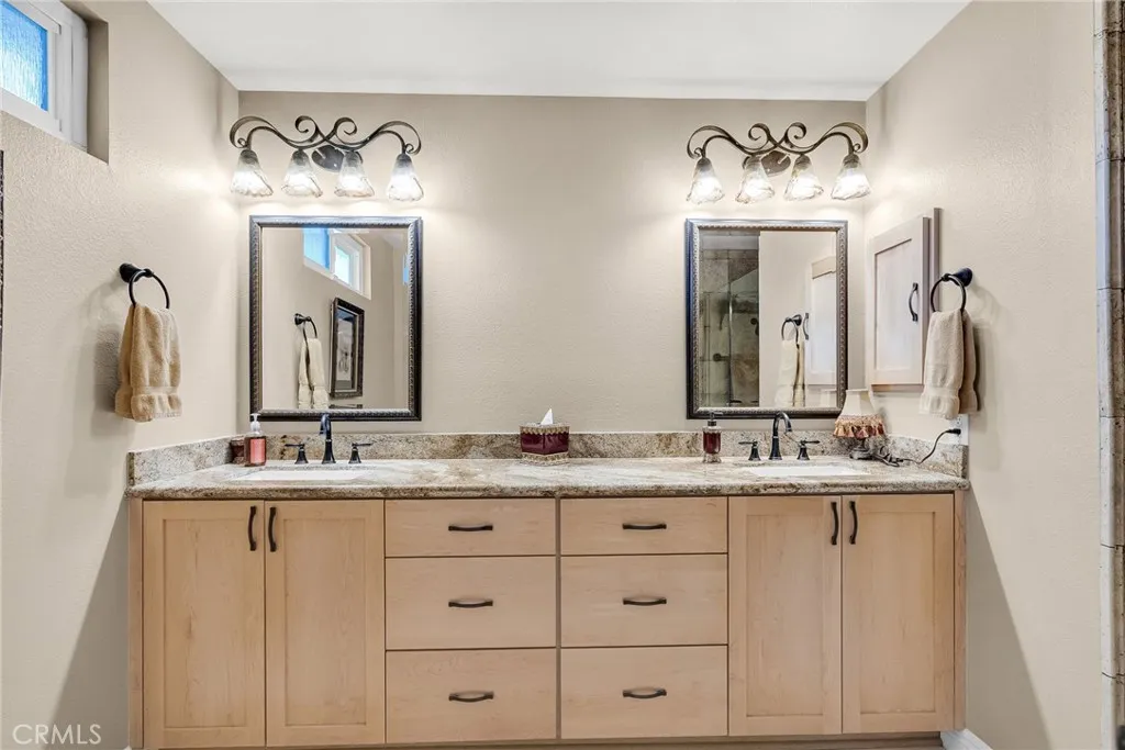17 Toledo Drive, Rancho Mirage, California 92270 home-pic-14