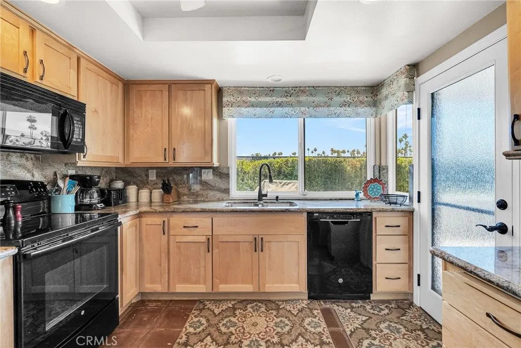 17 Toledo Drive, Rancho Mirage, California 92270 home-pic-7