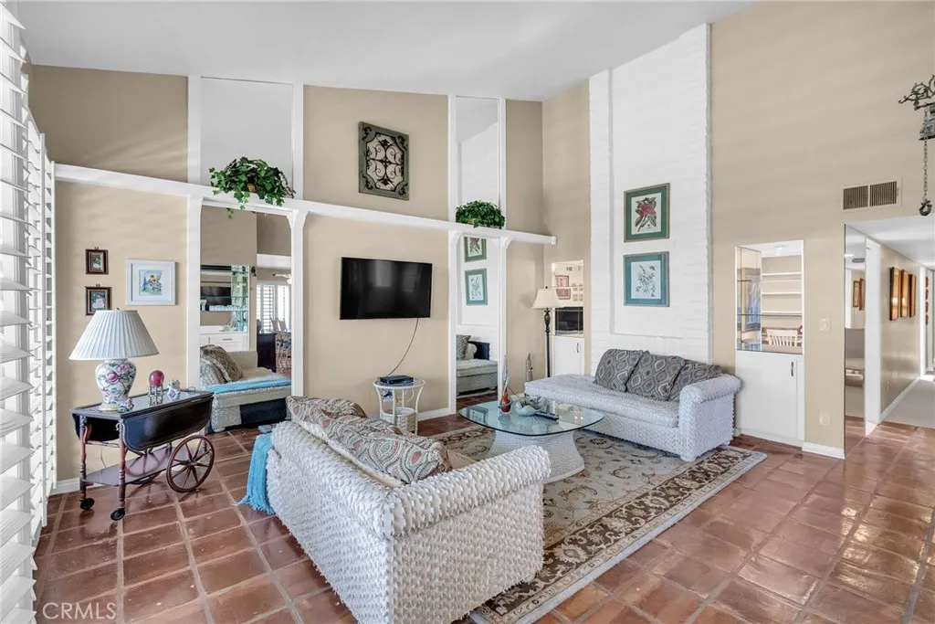 17 Toledo Drive, Rancho Mirage, California 92270 home-pic-1