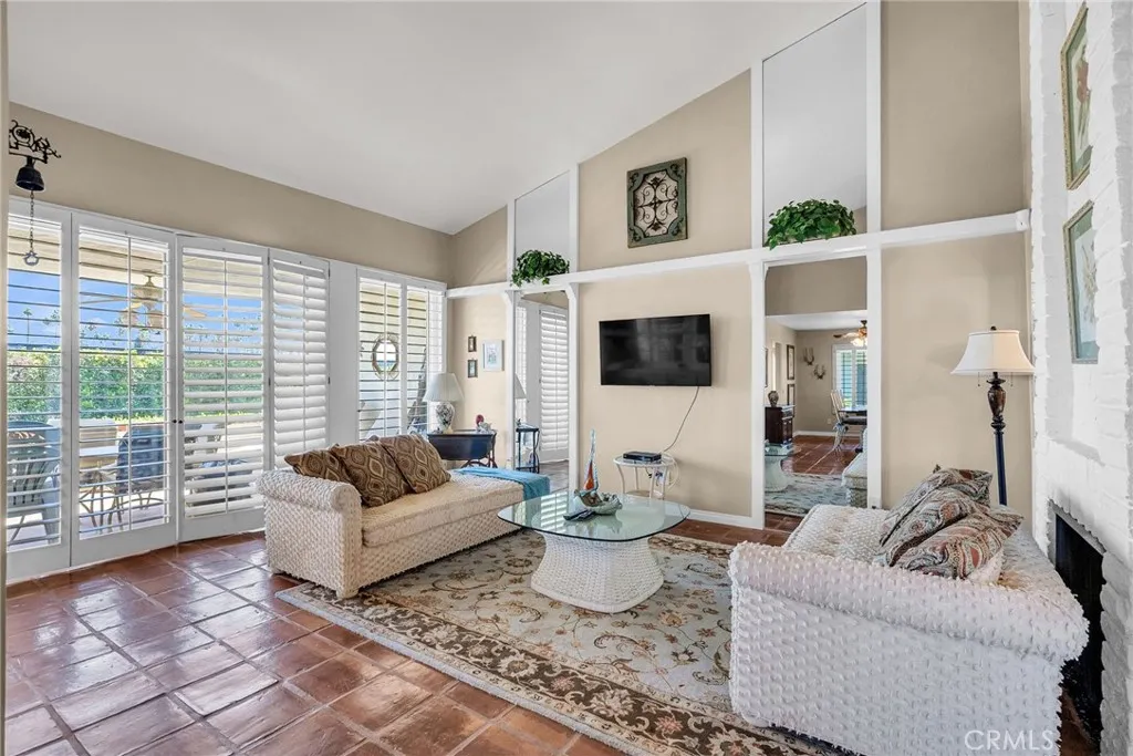 17 Toledo Drive, Rancho Mirage, California 92270 home-pic-2