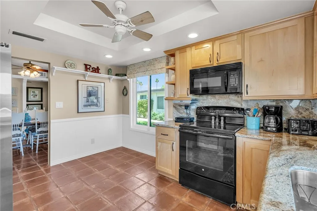 17 Toledo Drive, Rancho Mirage, California 92270 home-pic-8