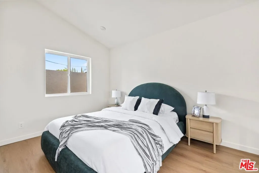 15727 Hartsook Street, Encino, California 91436 home-pic-22