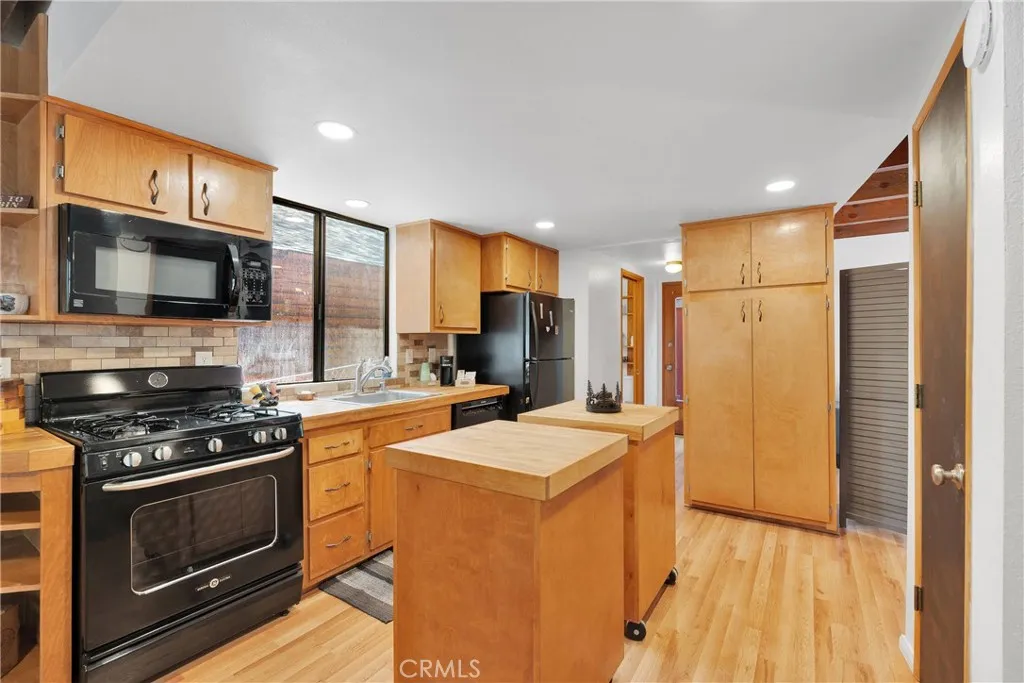 1381 Laura Street, Wrightwood, California 92397 home-pic-13
