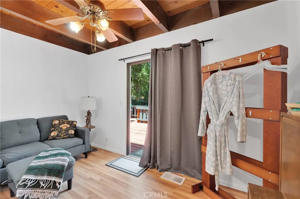 1381 Laura Street, Wrightwood, California 92397 home-pic-9