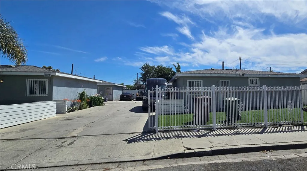 348 W Peach Street, Compton, California 90222 home-pic-0