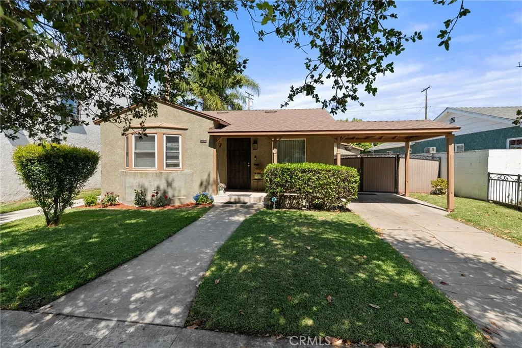 1876 Oregon Avenue, Long Beach, California 90806 home-pic-1