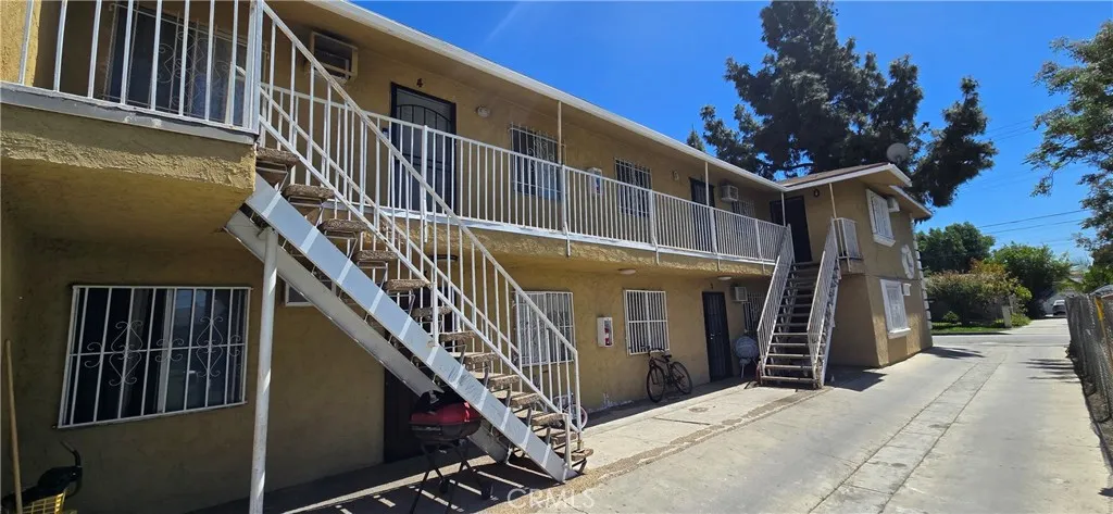 239 E Johnson Street, Compton, California 90220