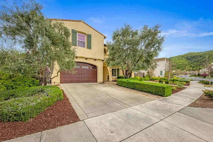2555 Muirfield Way, Gilroy, California 95020