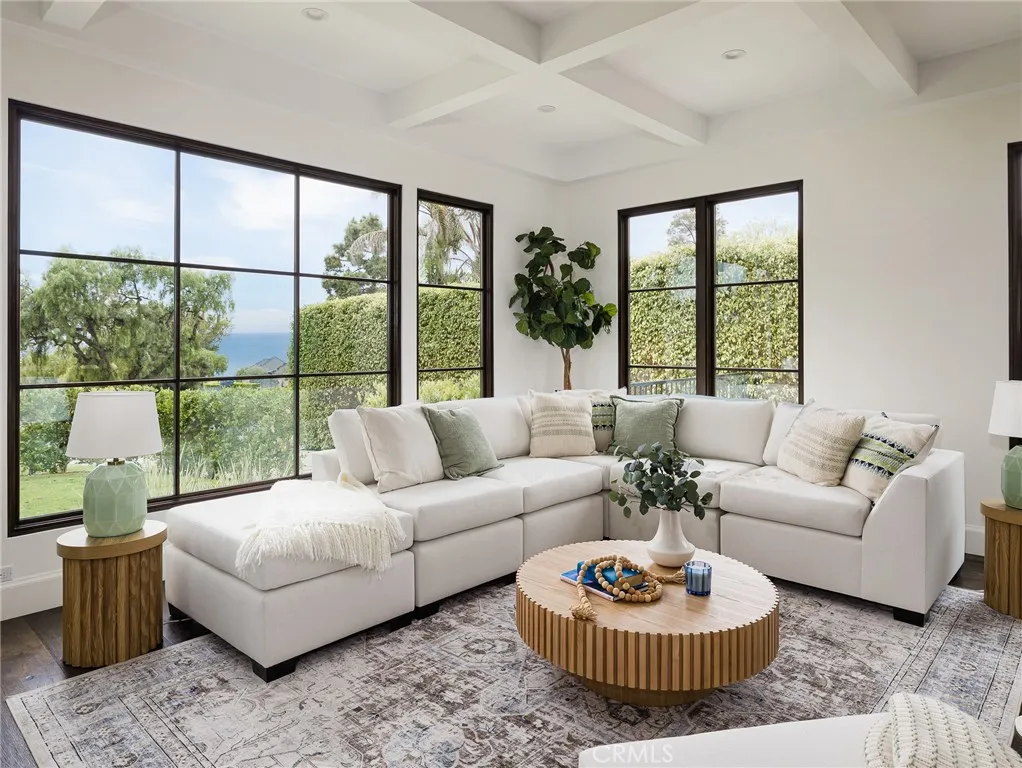 1336 Palos Verdes Drive W, Palos Verdes Estates, California 90274, 5 Bedrooms Bedrooms, ,4 BathroomsBathrooms,Residential,For Sale,Palos Verdes,SB25121448
