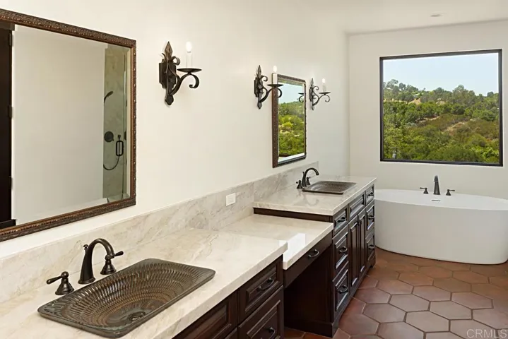 1010 Willowcreek Lane, Fallbrook, California 92028