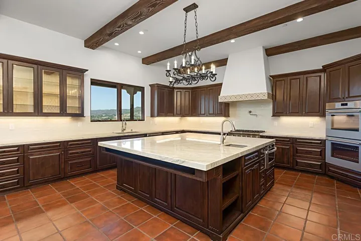 1010 Willowcreek Lane, Fallbrook, California 92028