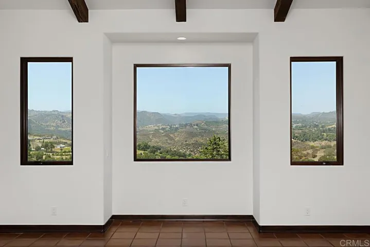 1010 Willowcreek Lane, Fallbrook, California 92028