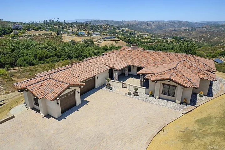 1010 Willowcreek Lane, Fallbrook, California 92028