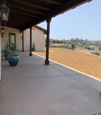 1010 Willowcreek Lane, Fallbrook, California 92028