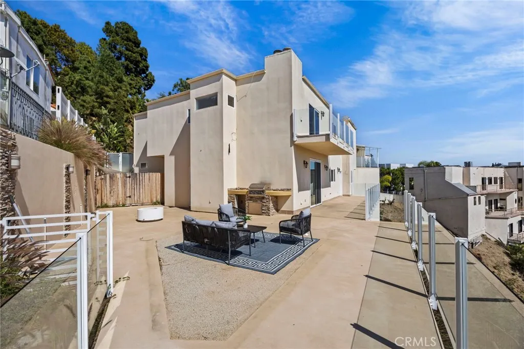 2377 Mount Olympus Drive, Los Angeles, California 90046 home-pic-38