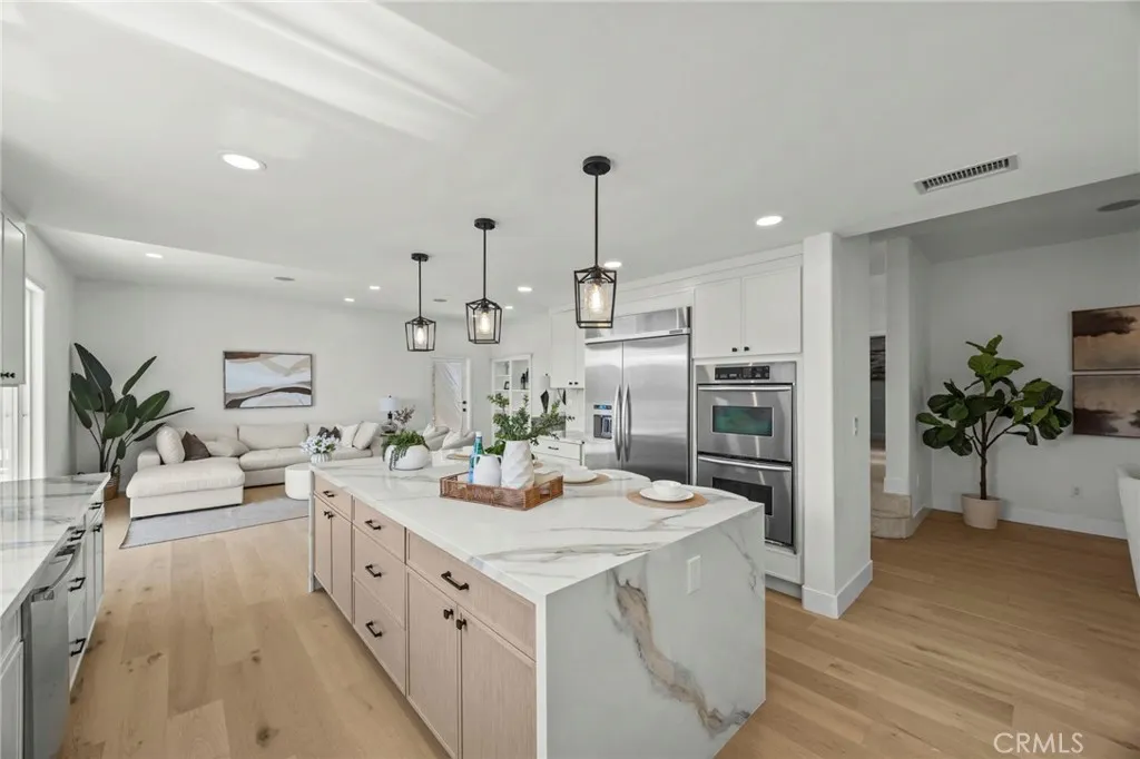 2377 Mount Olympus Drive, Los Angeles, California 90046 home-pic-11