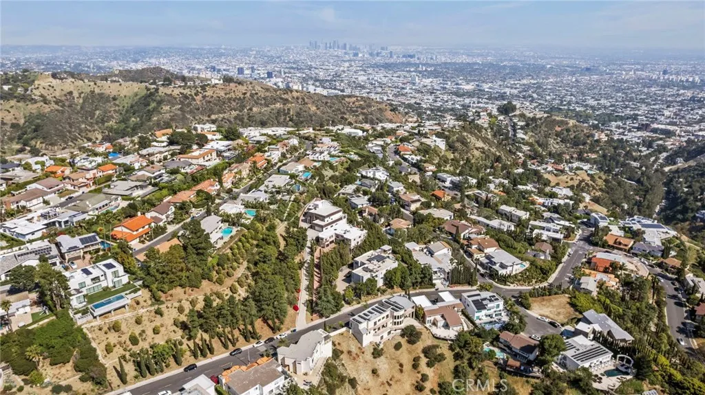 2377 Mount Olympus Drive, Los Angeles, California 90046 home-pic-46