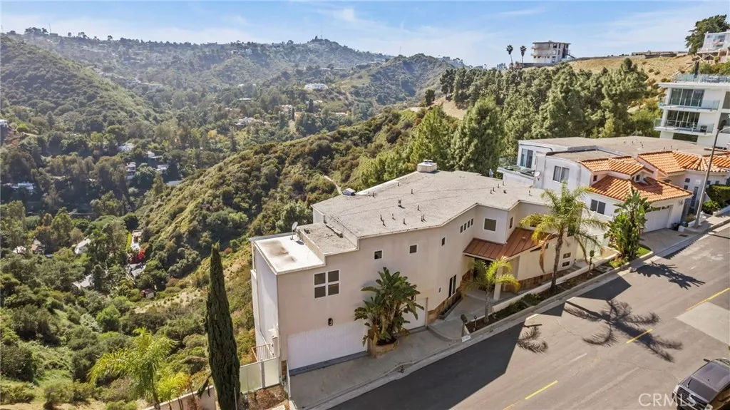 2377 Mount Olympus Drive, Los Angeles, California 90046 home-pic-7