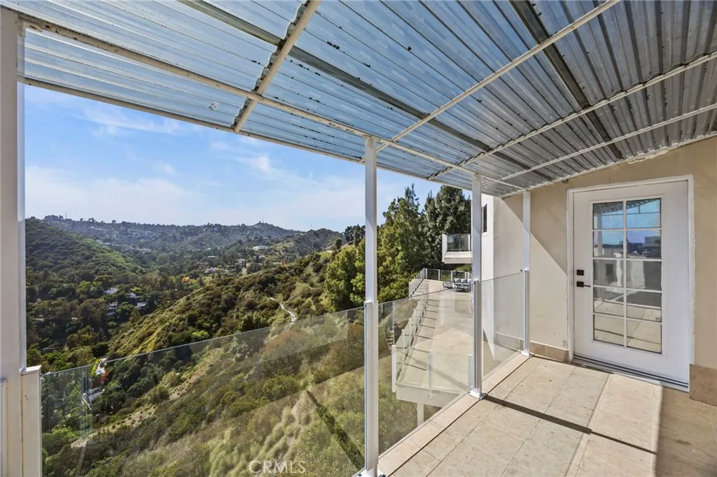 2377 Mount Olympus Drive, Los Angeles, California 90046 home-pic-36