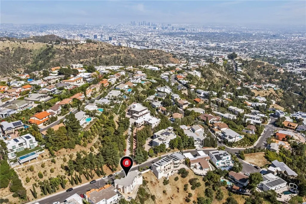 2377 Mount Olympus Drive, Los Angeles, California 90046 home-pic-47