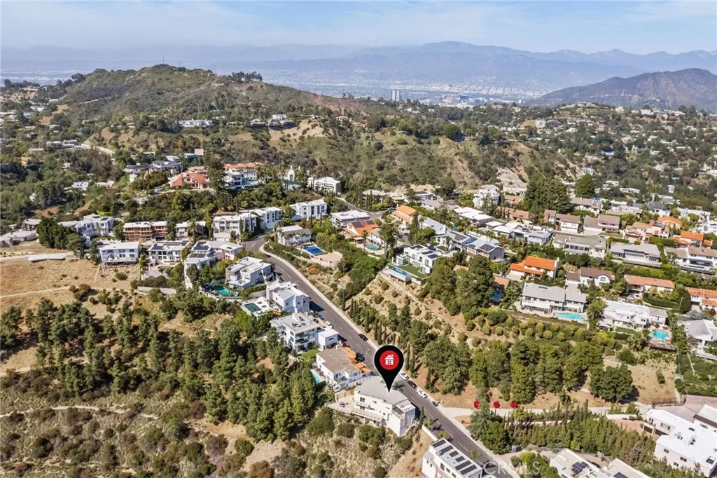 2377 Mount Olympus Drive, Los Angeles, California 90046 home-pic-49