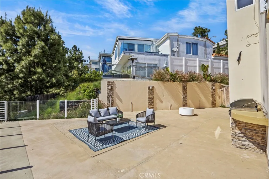 2377 Mount Olympus Drive, Los Angeles, California 90046 home-pic-37