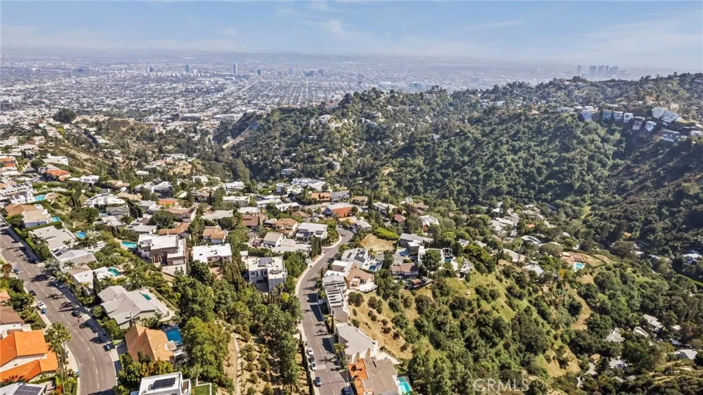 2377 Mount Olympus Drive, Los Angeles, California 90046 home-pic-44
