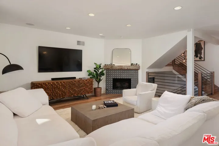 4811 Roma Court, Marina Del Rey, California 90292
