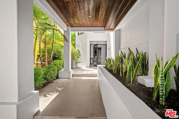 4811 Roma Court, Marina Del Rey, California 90292