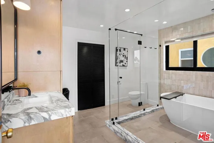4811 Roma Court, Marina Del Rey, California 90292