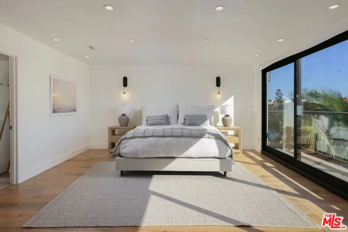 4811 Roma Court, Marina Del Rey, California 90292