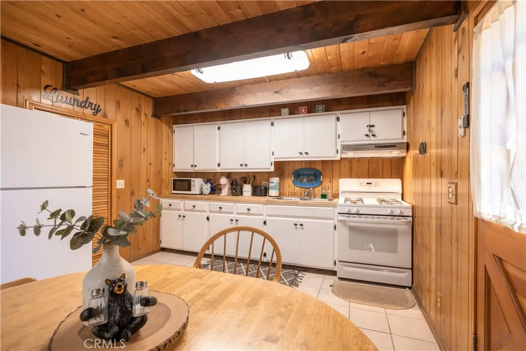 2076 8th Lane, Big Bear City, California 92314 home-pic-15