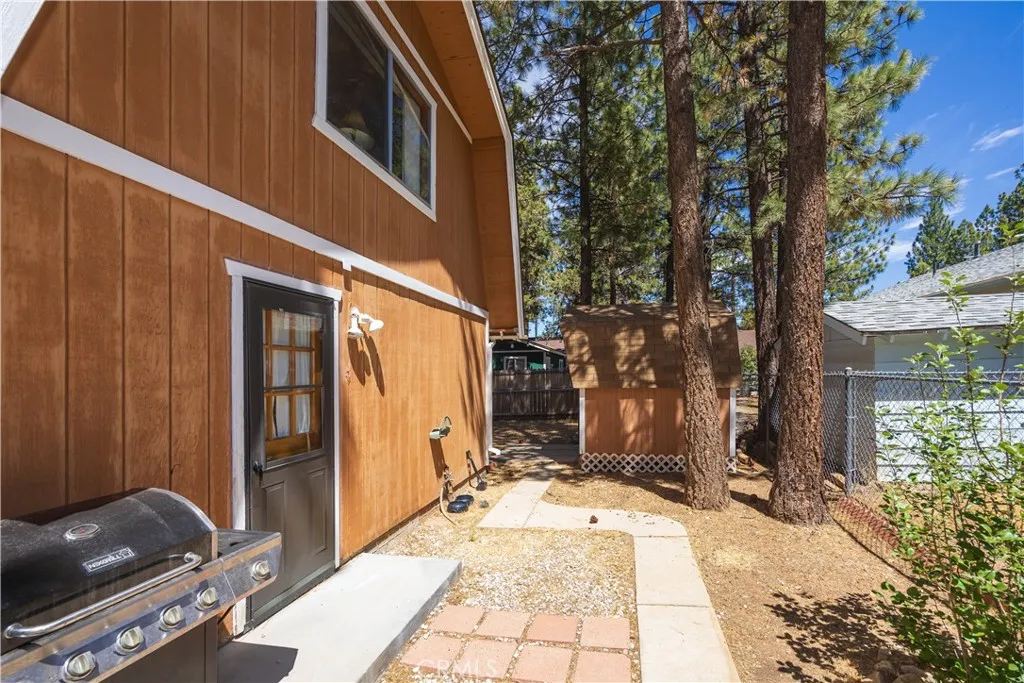 2076 8th Lane, Big Bear City, California 92314 home-pic-27