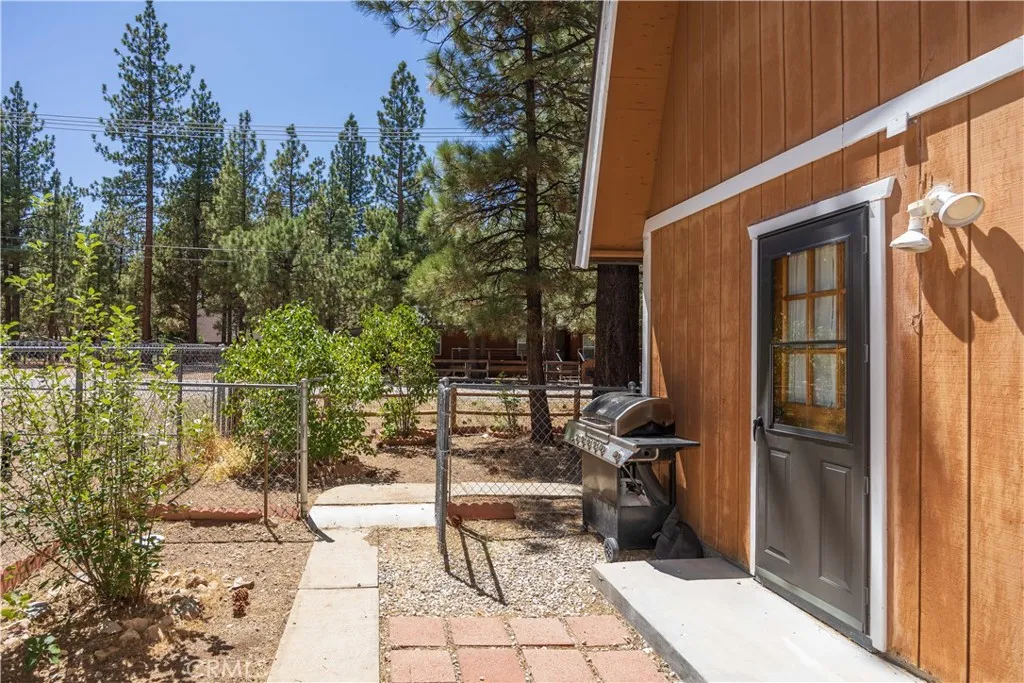 2076 8th Lane, Big Bear City, California 92314 home-pic-28