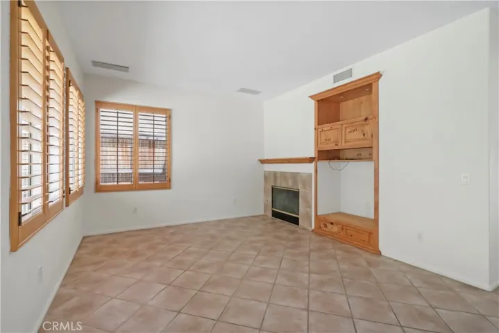 28445 Silverking Trail, Saugus, California 91390