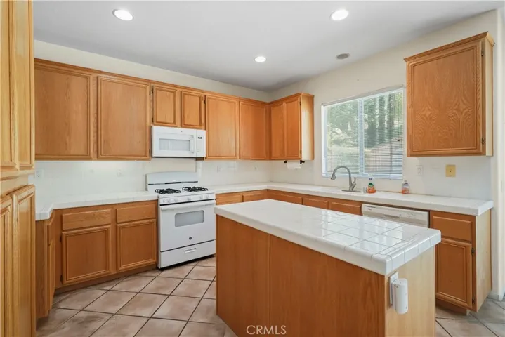 28445 Silverking Trail, Saugus, California 91390