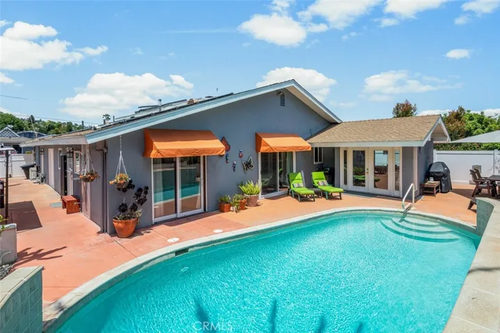 A full view of the back yard.