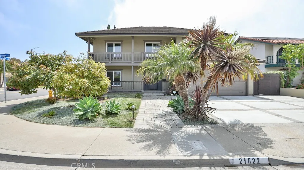 21822 Seacrest Lane, Huntington Beach, California 92646 home-pic-2