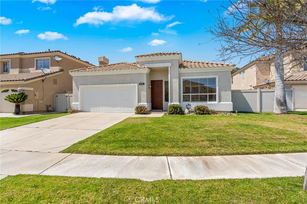 1931 Madera Circle, Corona, California 92879, 3 Bedrooms Bedrooms, ,2 BathroomsBathrooms,Residential,For Sale,Madera,CV25117115